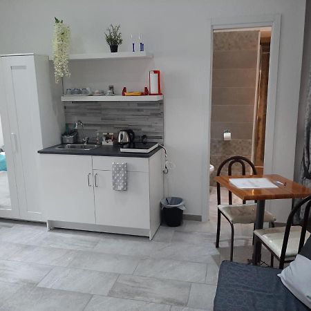 2 Passi A Napoli Bed & Breakfast Екстериор снимка