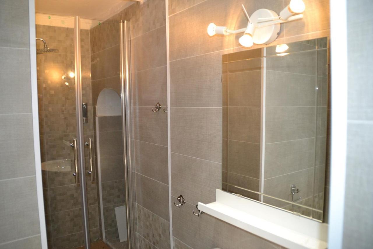 2 Passi A Napoli Bed & Breakfast Екстериор снимка