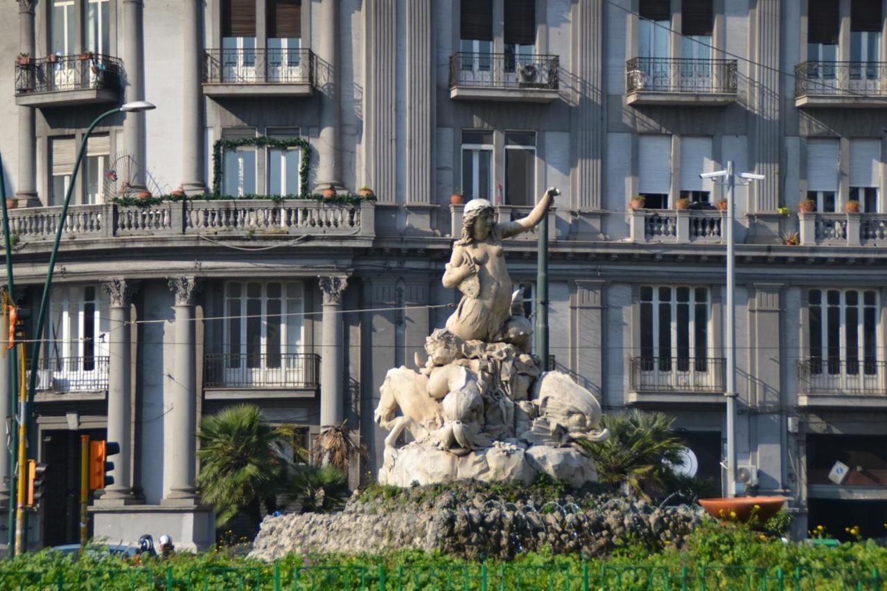 2 Passi A Napoli Bed & Breakfast Екстериор снимка