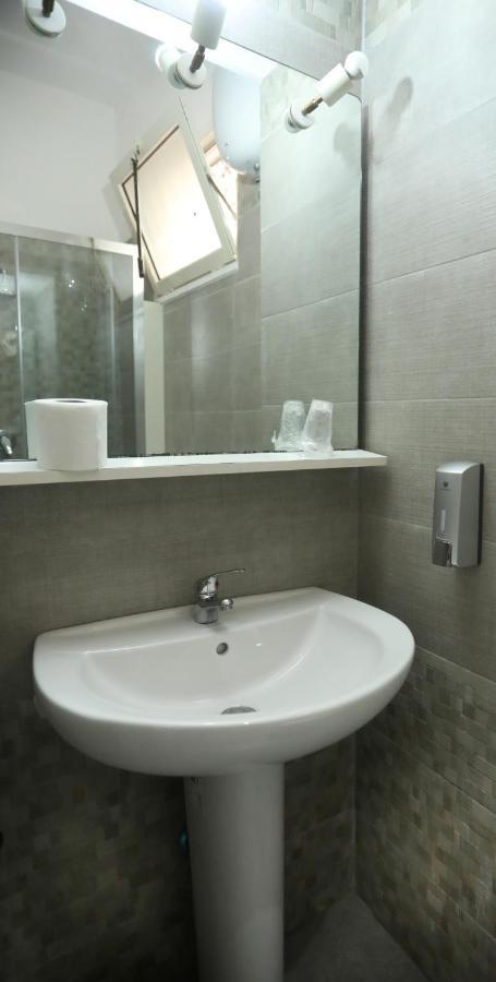 2 Passi A Napoli Bed & Breakfast Екстериор снимка