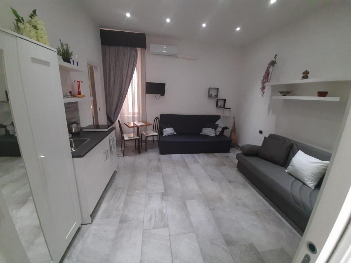 2 Passi A Napoli Bed & Breakfast Екстериор снимка