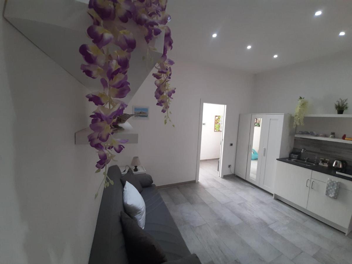 2 Passi A Napoli Bed & Breakfast Екстериор снимка