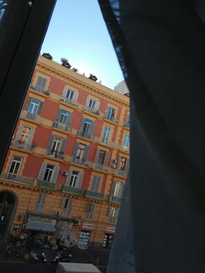 2 Passi A Napoli Bed & Breakfast Екстериор снимка