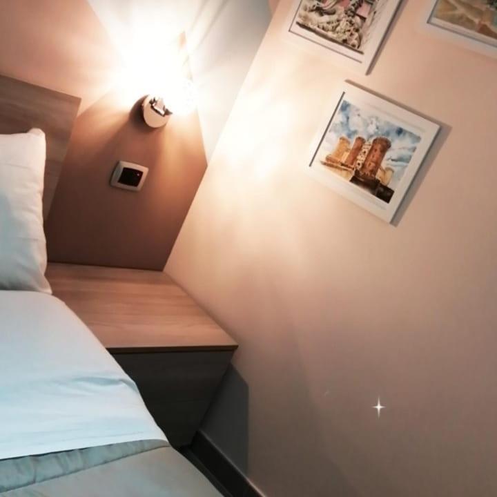 2 Passi A Napoli Bed & Breakfast Екстериор снимка