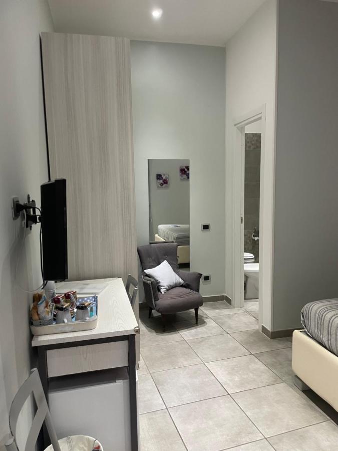 2 Passi A Napoli Bed & Breakfast Екстериор снимка
